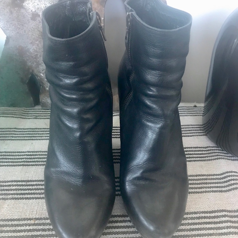 DRIES VAN NOTEN leather booties
